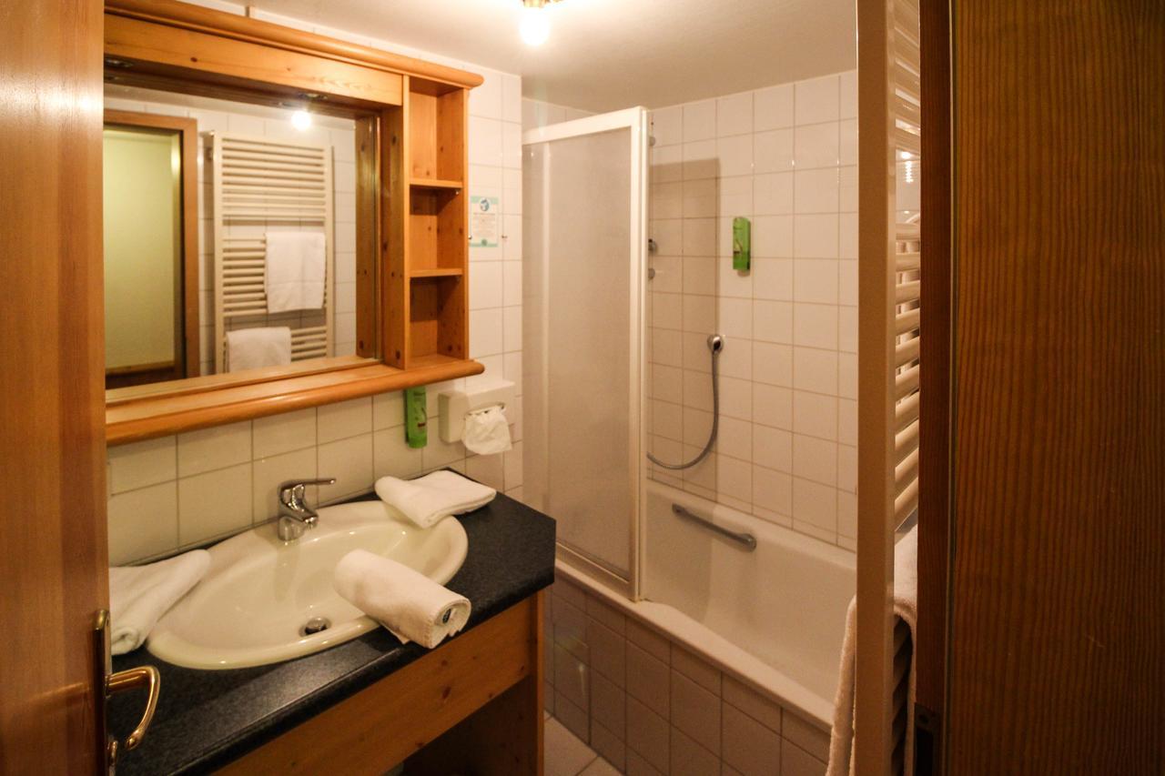 Heizmannshof Hotel & Restaurant Am Titisee / Feldberg ヒンターツァルテン エクステリア 写真